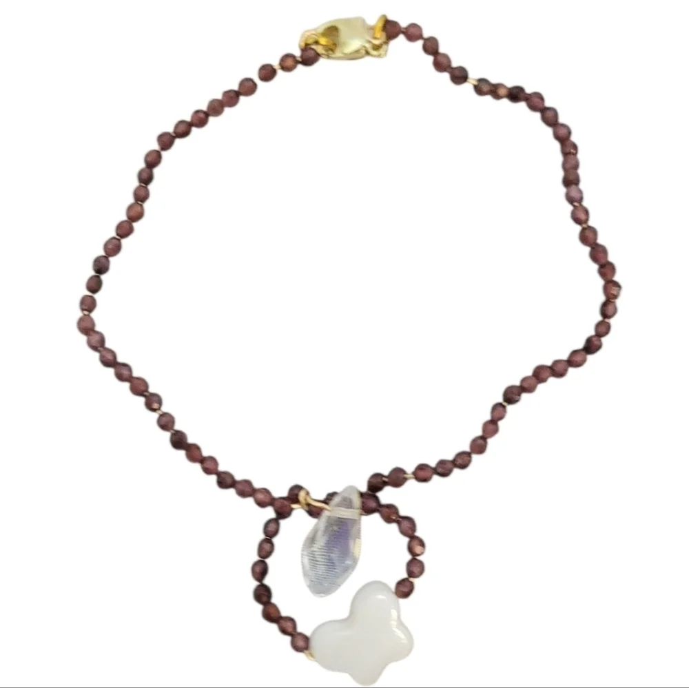 Natural Garnet Bead Bracelet – AB Teardrop Crystal, Butterfly & Mother of Pearl